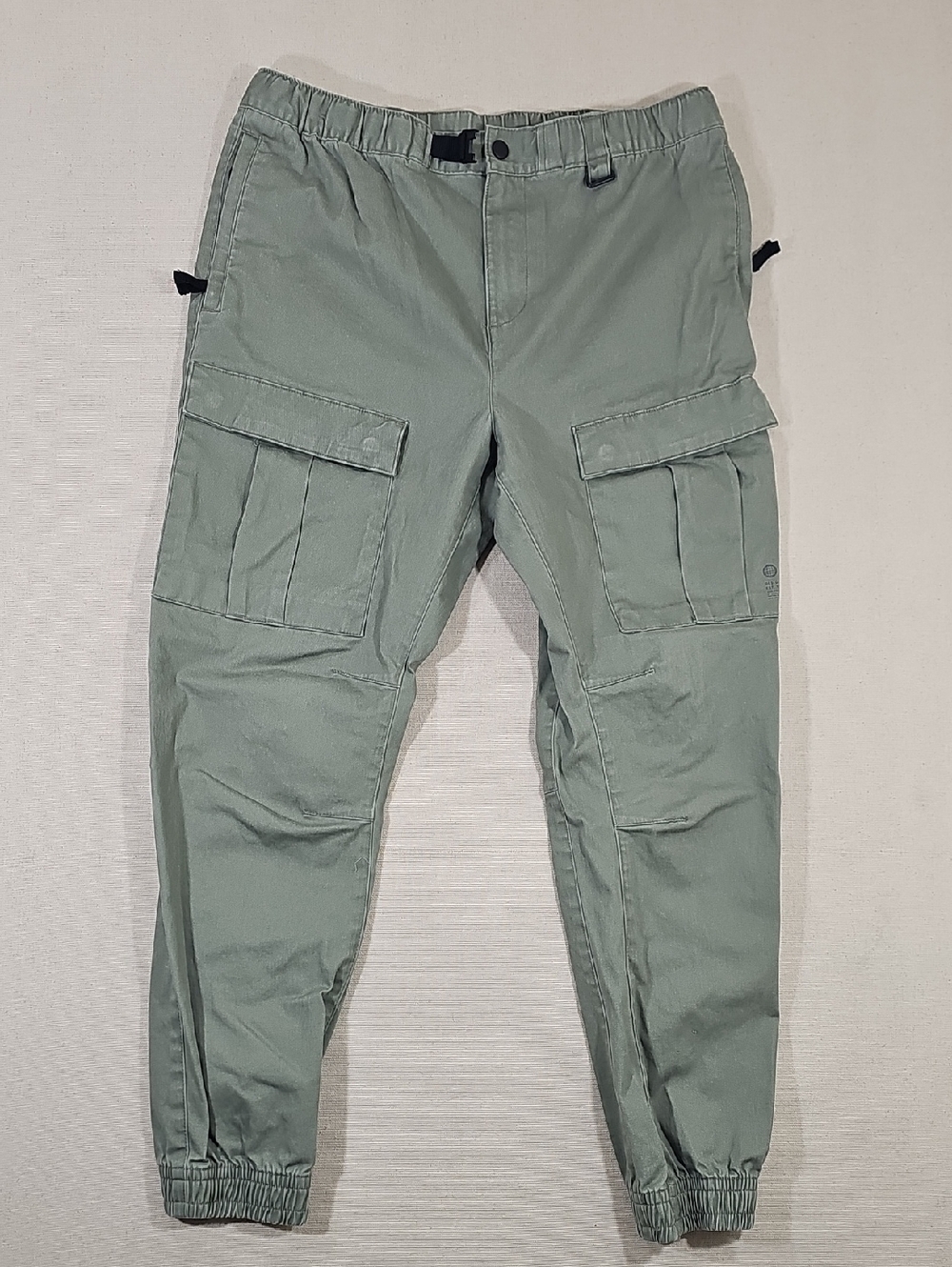 H&M Men's Cargo Joggers in Light Sage